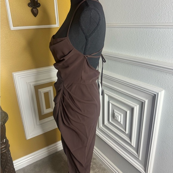 Elegant Brown Dress - Picture 8 of 11